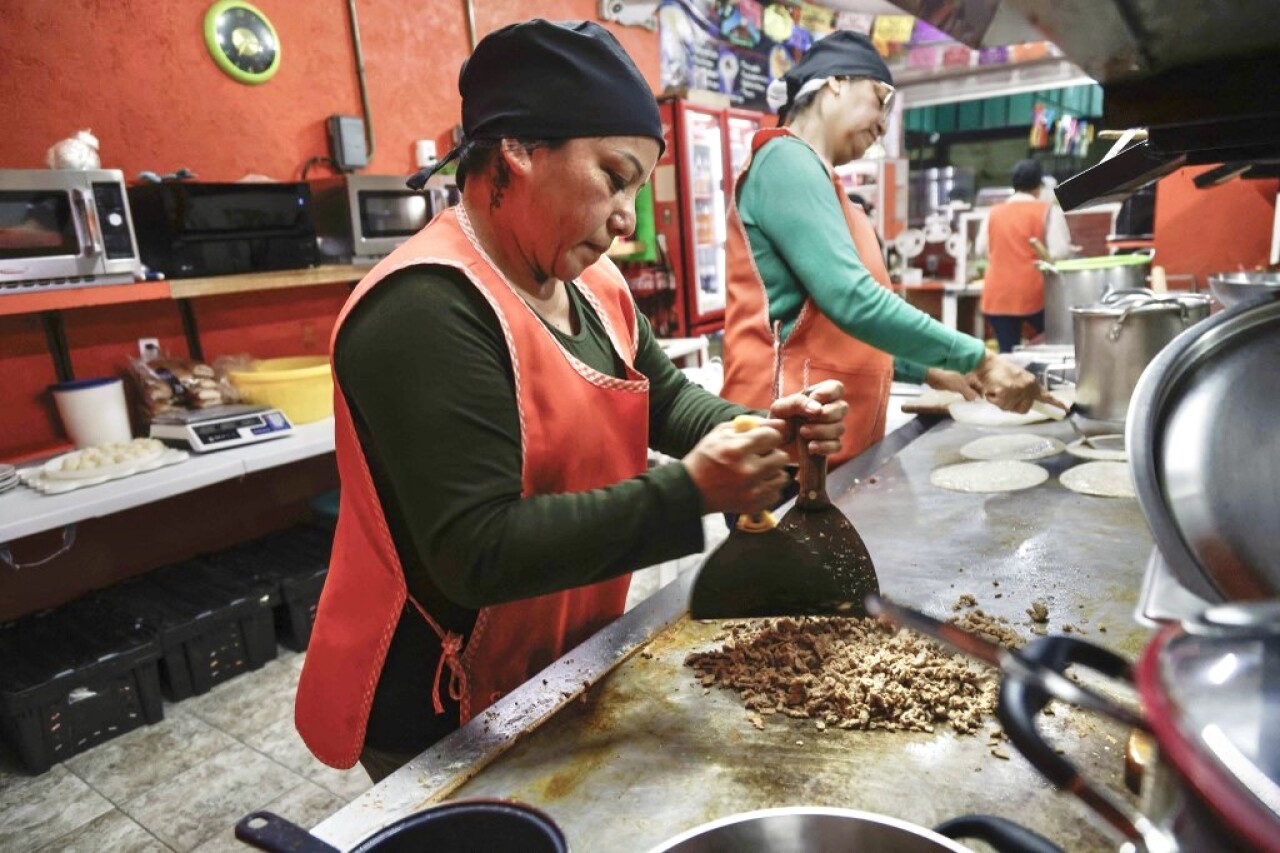 La inflación en México vuelve al rojo: sube a 4.02% en febrero y sale del rango de Banxico