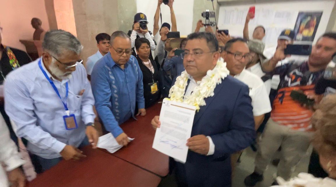 La elección de rector en la UABJO llegó a los golpes