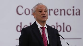 Pemex cambia director con 79 mil millones de deuda