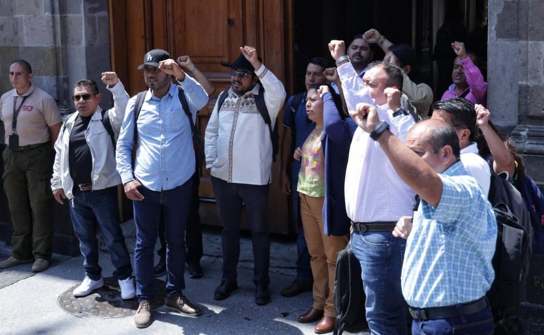 La Sección 22 vuelve a doblar la mano al gobierno federal: 1,300 plazas y 800 millones de pesos