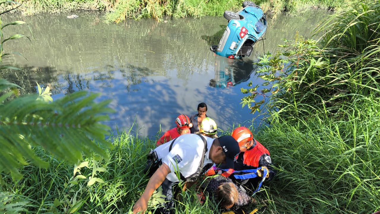 Milagro en el Río Salado: mujer sobrevive tras volcar y caer al vacío en San Antonio de la Cal