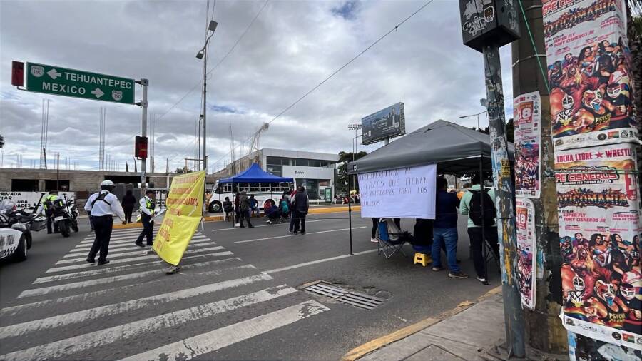 Otra vez bloqueos: personal de apoyo de la Sección 22 paraliza cruces de la capital en un paro de 72 horas