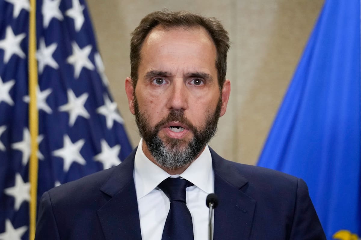 Jack Smith planta cara en el Senado: «Trump cometió delitos graves»; los republicanos lo acusan de persecución