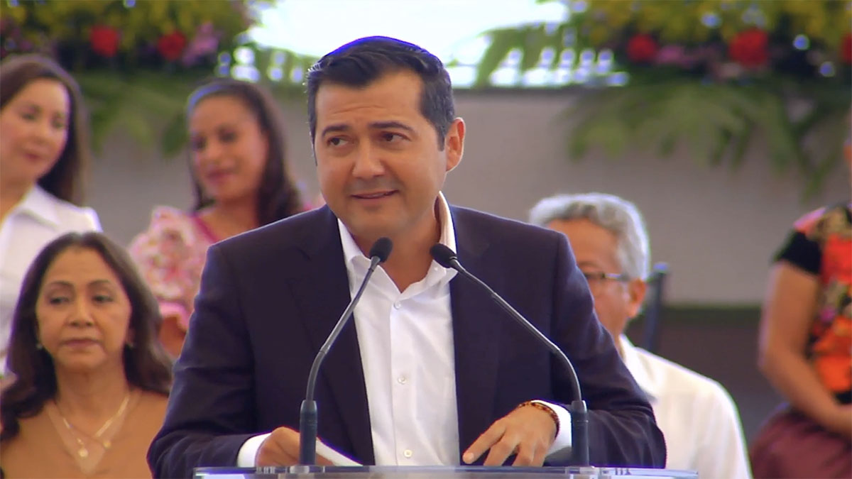 Pasarela adelantada: la clase política tapiza Oaxaca de Juárez mientras la ley electoral es letra muerta